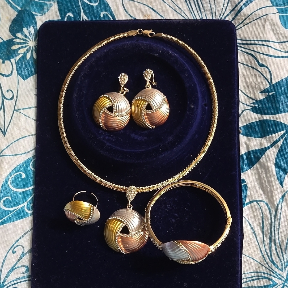 Elegant Multicolor Jewelry Set